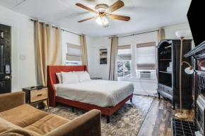 Cozy Private Bedroom in Central Lafayette Shared Home